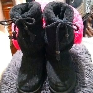 Skechers Australia boots sizes 8